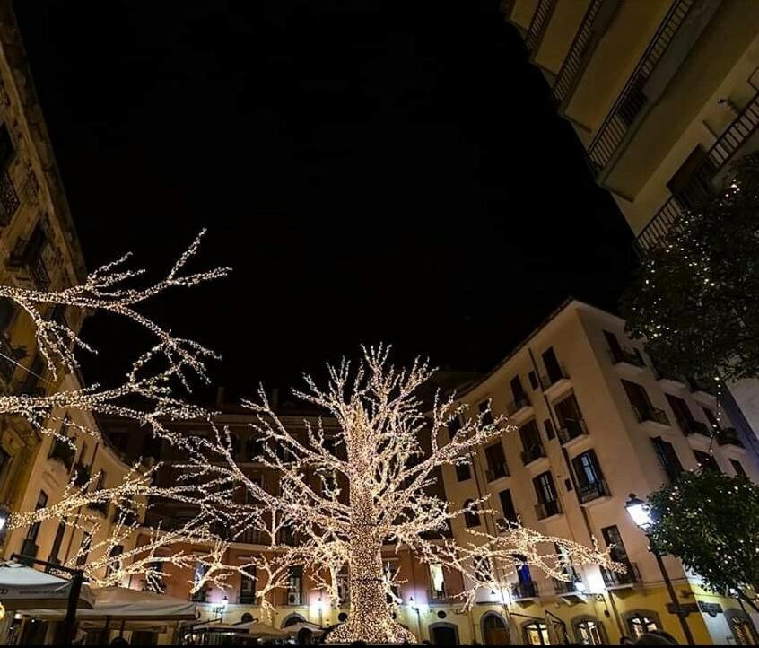 Bed and Breakfast Oasi Al Centro Con Parcheggio Salerno Exterior foto