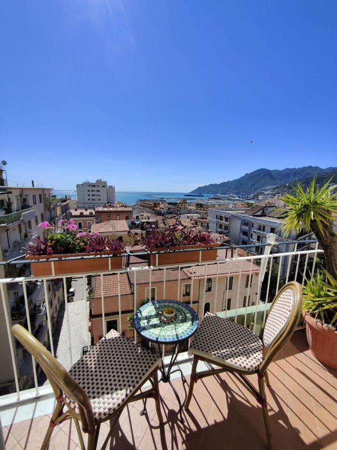 Bed and Breakfast Oasi Al Centro Con Parcheggio Salerno Exterior foto